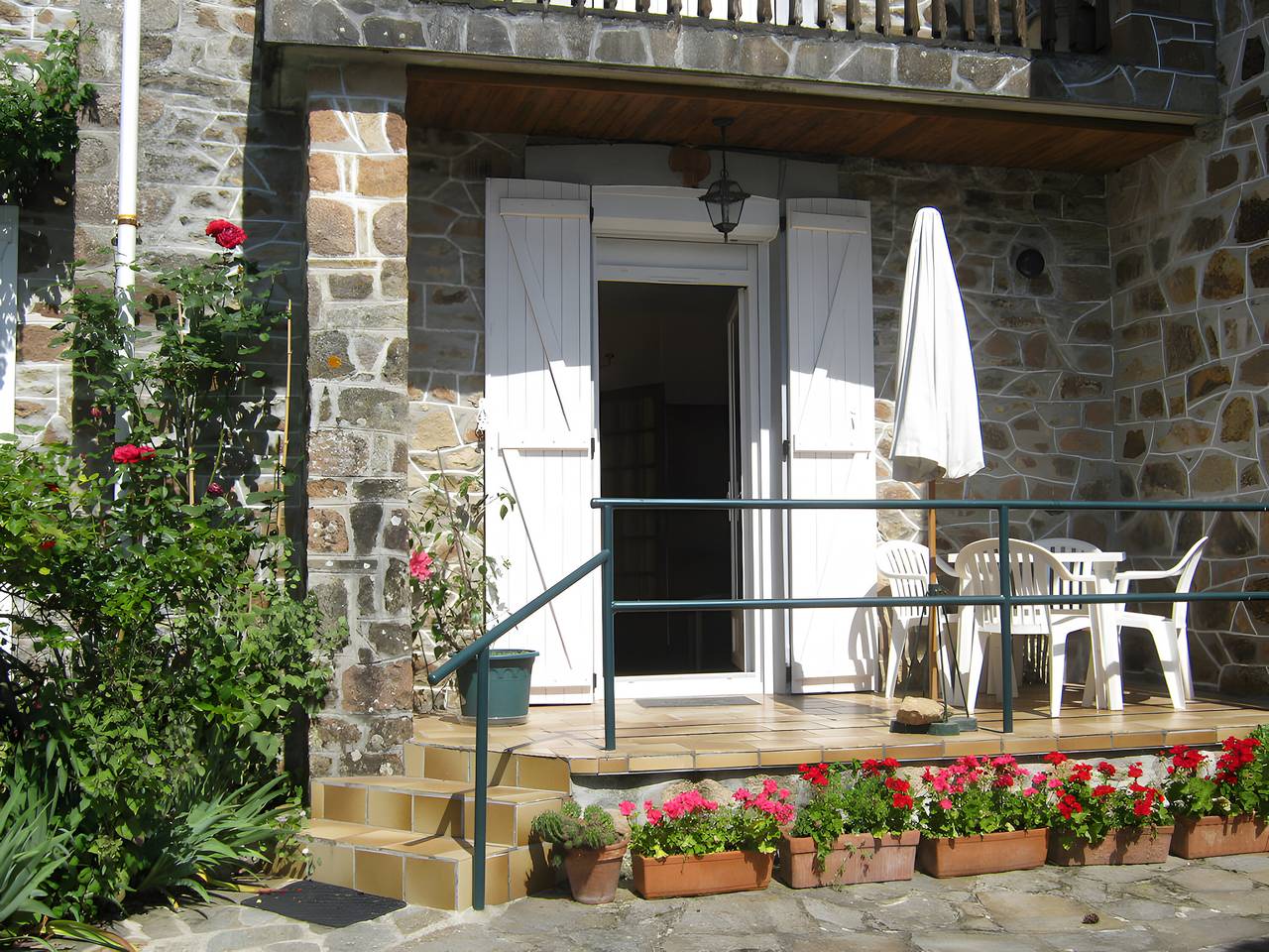 Ganze Wohnung, Apartment 'T3 Chambre D'hôte' mit gemeinsamer Terrasse und gemeinsamem Garten in Panazol, Limoges und Umgebung