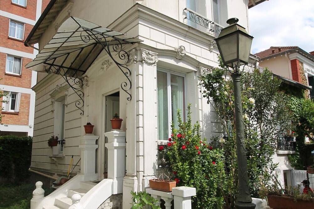 Cosy Villa 2 min Rer B- located between Paris and Challes De Gaules Airport in Aulnay-sous-Bois, Seine-Saint-Denis
