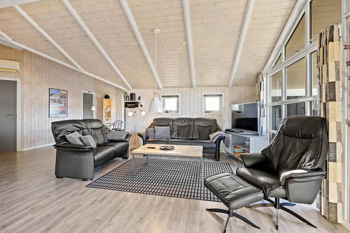 Lækkert sommerhus 200 meter fra skøn sand strand in Hvide Sande, Holmsland Klit