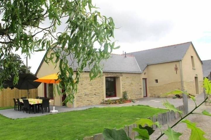 Gîte pour 8 personnes, avec jardin dans Vay
