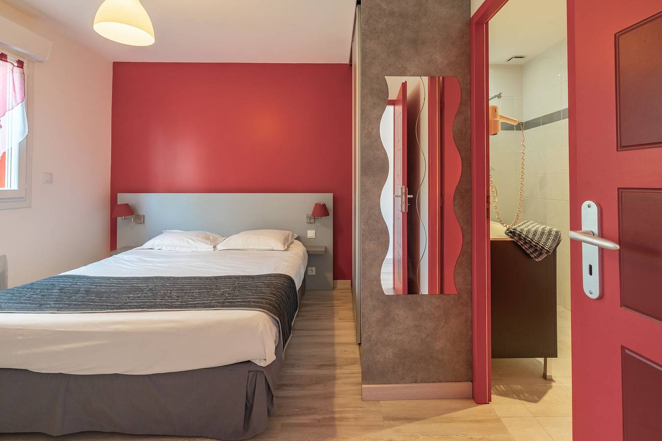 Appartement entier, Appartement 'Le Clos Du Champ De L'Amour - Talmont' avec piscine privée, Wi-Fi et climatisation in Saint-Simon-de-Bordes, Région de Jonzac