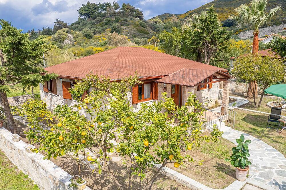 Cozy Holiday House - 5 minutes away from the beach Kalamaki, Zakynthos in Kalamaki, Zakynthos