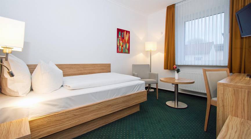 Hôtel pour 2 personnes, avec terrasse, adapté aux familles à Celle - 4