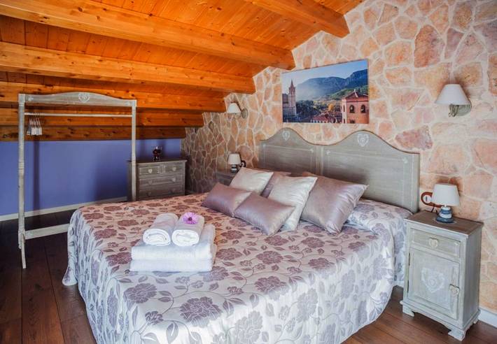 Casa rural para 6 personas, con balcón y vistas en Bajo Aragón