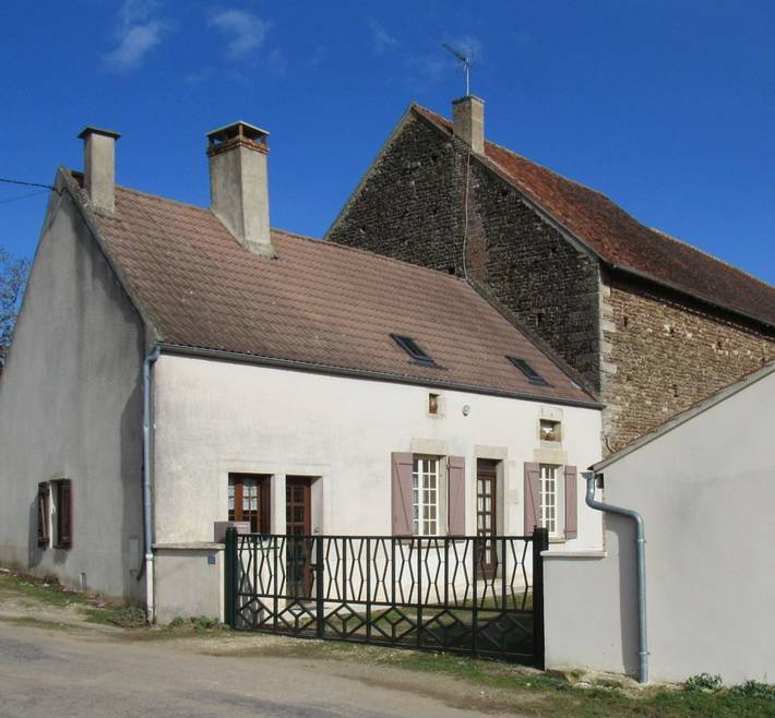 Gîte pour 10 personnes, avec terrasse et jardin