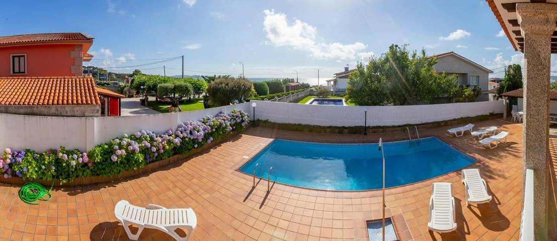 Casa rural para 13 personas, con vistas y piscina además de jardín y terraza en Sanxenxo - 4