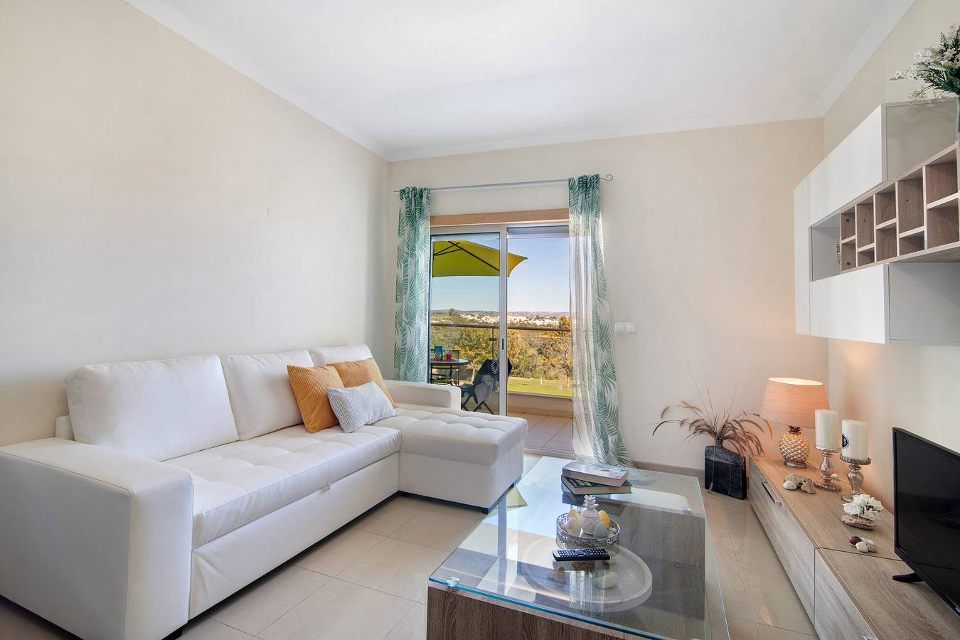 Entire apartment, Apartment 'Loft 39' with Shared Pool, Shared Garden and Wi-Fi in Albufeira, Faro District