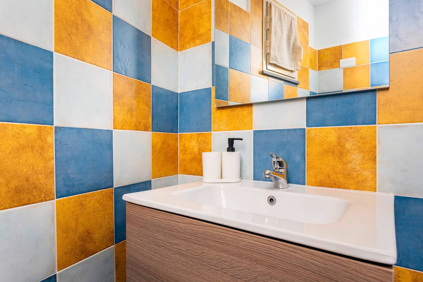 Zimmer 'Annunziata - Mandorla Bronte' mit Privatterrasse, Wi-Fi und Klimaanlage in Bronte, Ätna