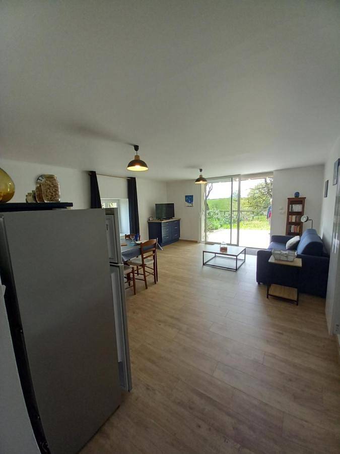 Location de vacances pour 2 personnes, avec jardin à Saint-Félix-de-Lunel