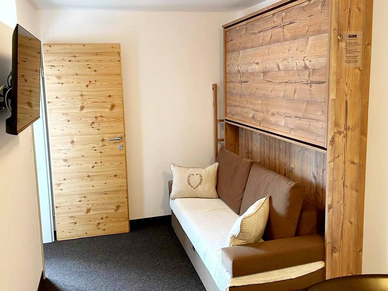 Ganze Wohnung, Wohnung in Navis nahe Berger Alm Skigebiet in Tuxer Alpen, Navis