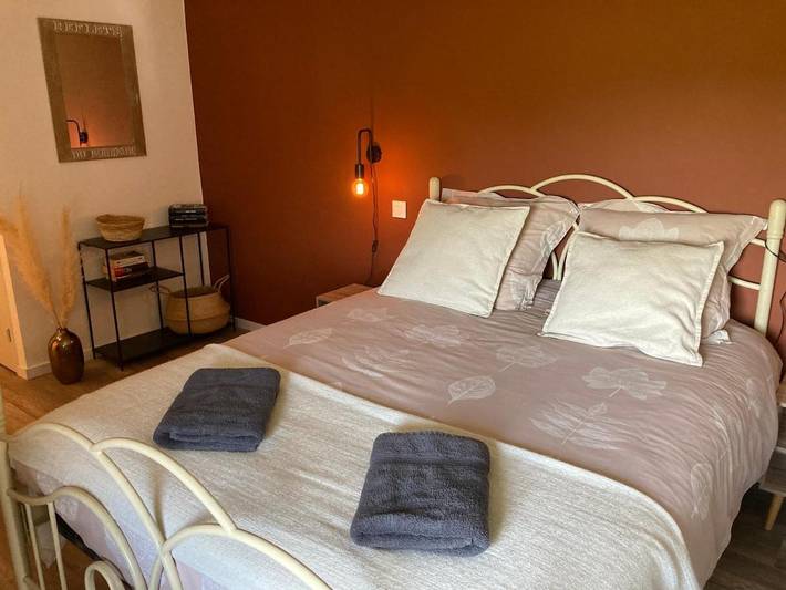 Location de vacances pour 6 personnes, avec piscine ainsi que vue et jardin, adapté aux familles à Sainte-Gemme (Tarn) - 4