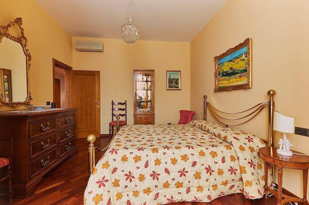 Ganze Wohnung, Elegante und helle Wohnung neben mit privatem Parkplatz in Isolotto Legnaia, Florenz