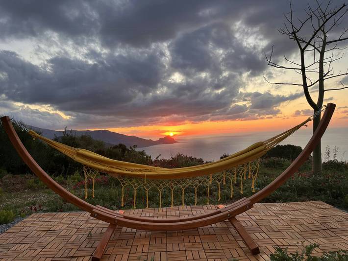 Casa vacanza per 4 persone, con Terrazza e Giardino a Pollina