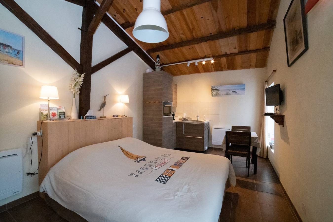 Studio entier, Au Passage du Gois - kamer met kitchenette (2 pers.) op 800m van zee in de Vendée in Beauvoir-sur-Mer, Vendée