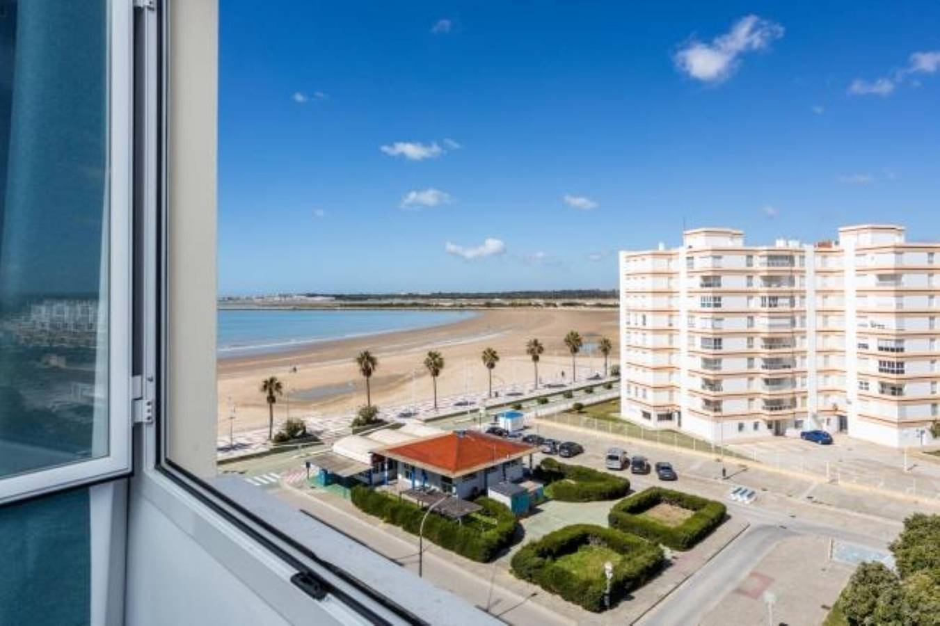 Studio entier, Studio « Valdelagrana avec parking et piscine » : piscine commune, Wi-Fi et climatisation in Valdelagrana, El Puerto de Santa María