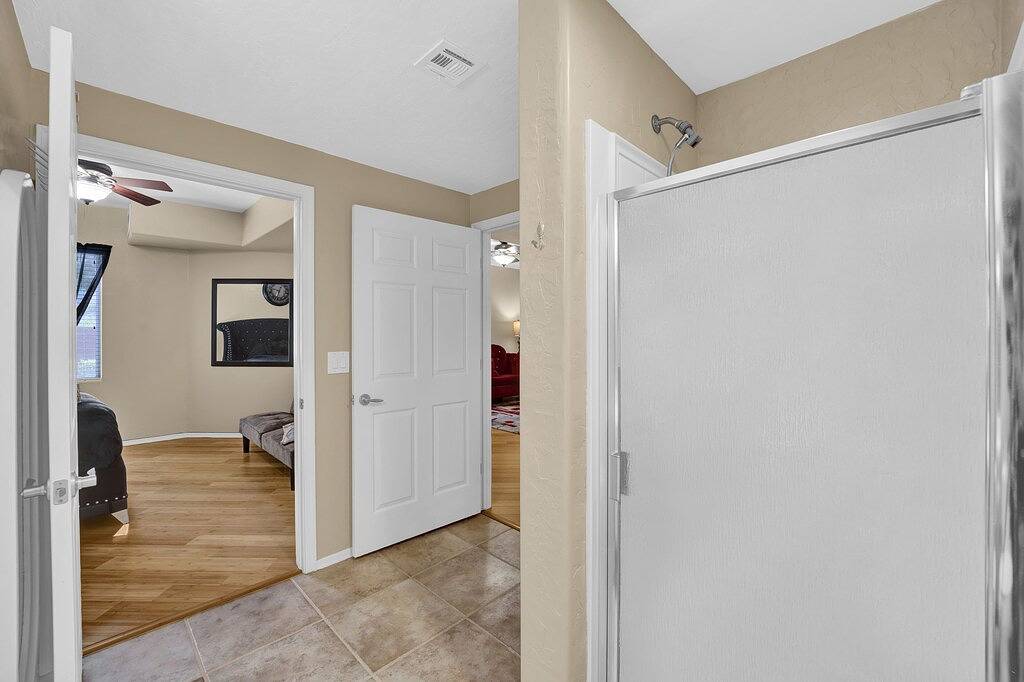 Ganze Wohnung, New Year’s Bonus! 100 Off first 30 days Etrax Large 1bed Condo centennial Hills! in Las Vegas, Red Rock Canyon