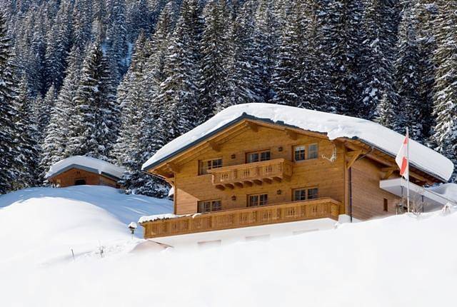 Ferienwohnung für 6 Personen, mit Balkon und Terrasse sowie Garten und Pool in Gargellen