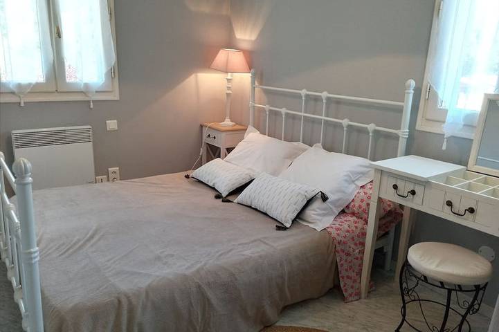 Location de vacances pour 7 personnes, avec jardin et terrasse à Saint-Martial-de-Nabirat - 2