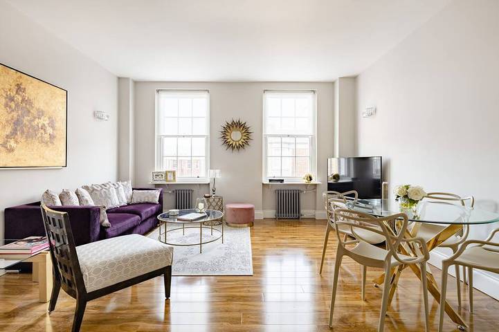Vacation rental for 4 people, with yard and hot tub in London