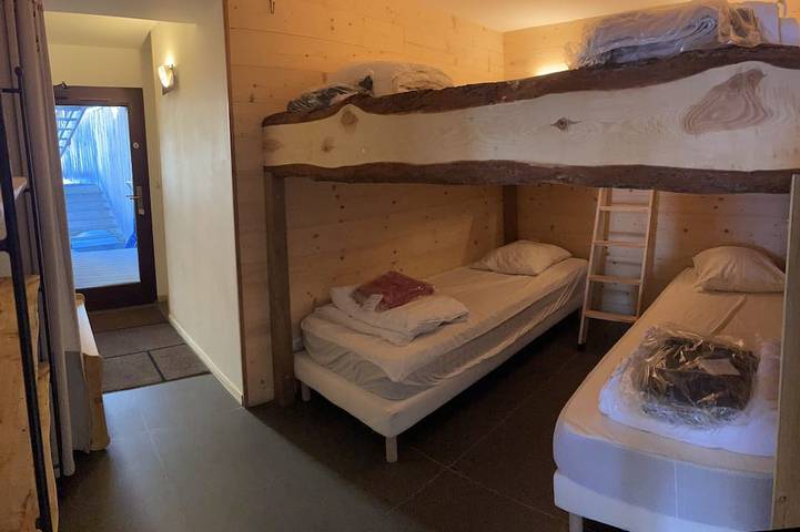 Appartement entier, Chalet composé de 6 appartements capacité 60 couchages, dispo à demander in Vars (station de ski), Vars