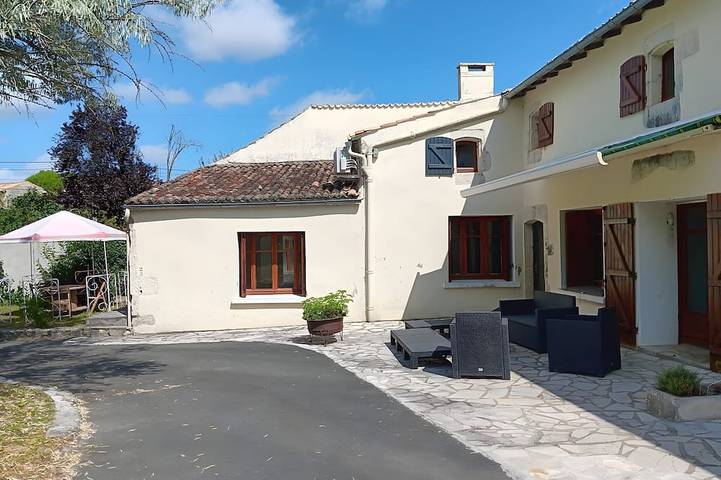 Gîte pour 6 personnes, avec jardin à Cozes - 3