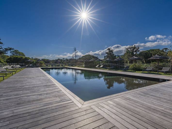 Location de vacances pour 4 personnes, avec jardin et piscine dans Santa Giulia