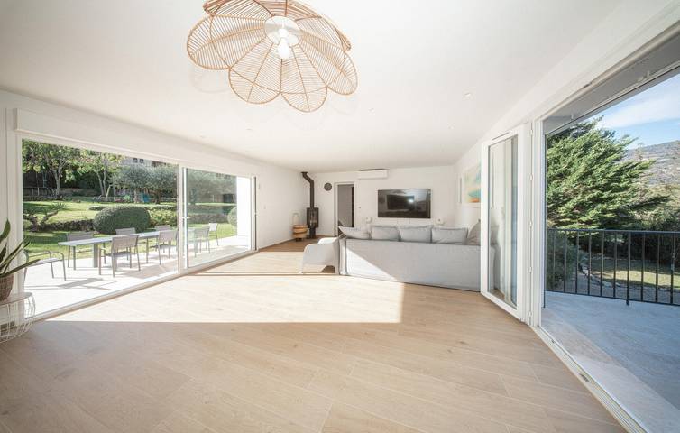 Gemütliches 2BR Apartment mit Pool & Parkplatz, nahe Restaurants & Fluss in Peymeinade, Mittelmeerküste (Frankreich)