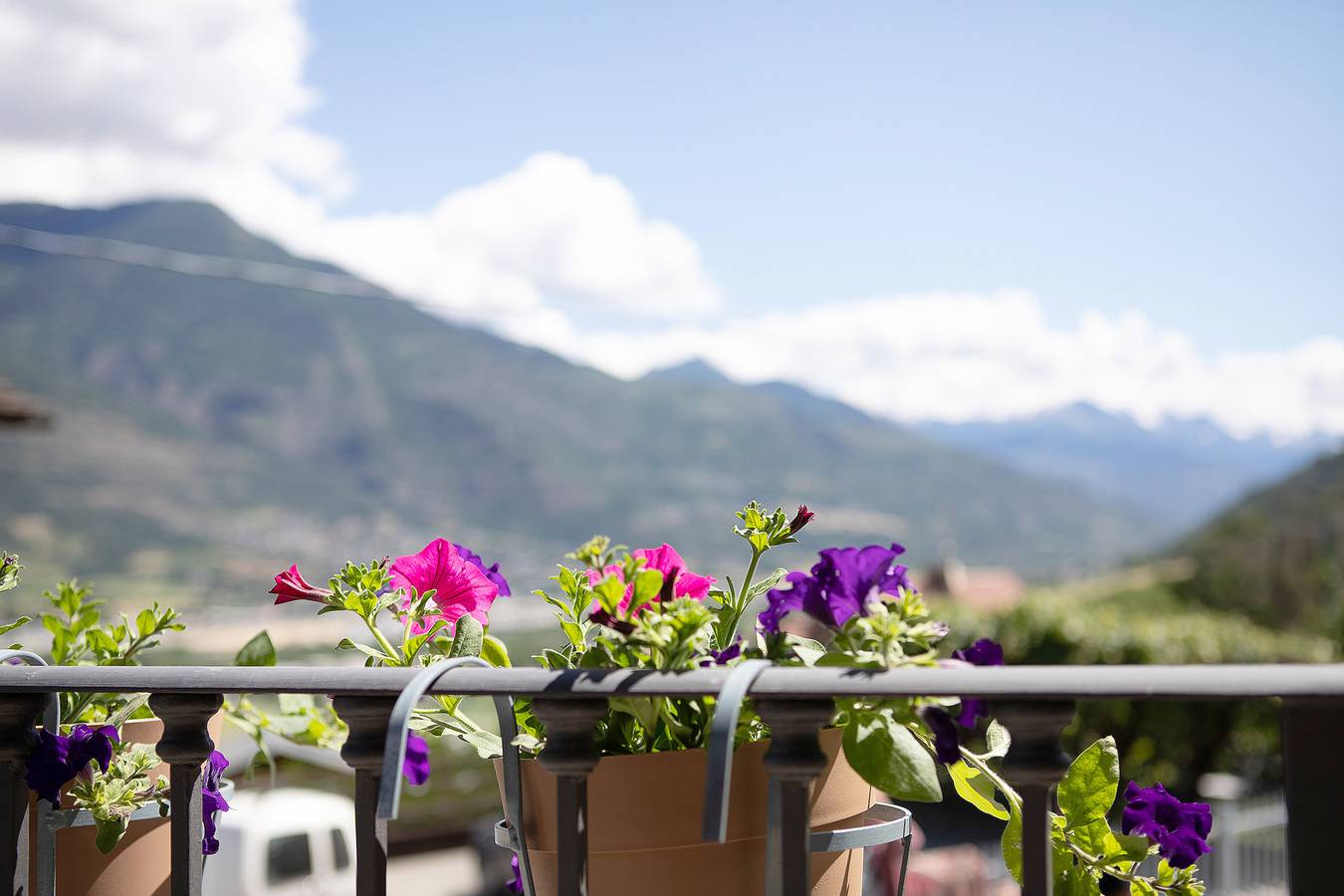 Appartement entier, Appartement "Maison Bebe Comboé" avec vue sur les montagnes, balcon et Wi-Fi in Chenaux, Comune di Pollein