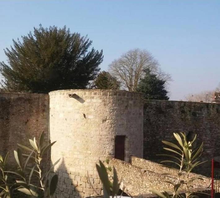 Chambre d’hôte pour 2 personnes, avec Balcon ainsi que Terrasse et Vue dans Essonne - 2