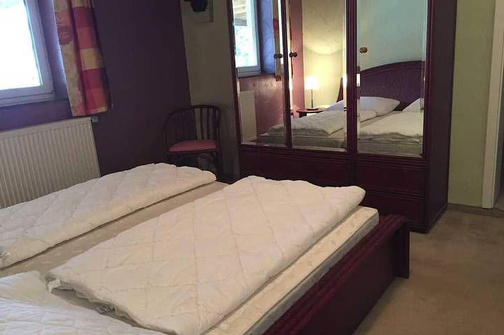 Bungalow für 4 Personen, mit Terrasse und Garten in Altenkirchen - 4