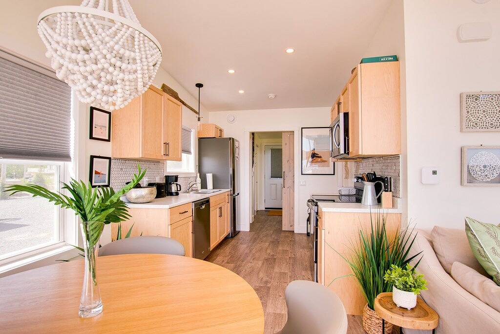 Comfy Seaside Cabana . Hot Tub, Sauna and All Weather Domes - Private in Region of Queens Municipality, Queens County