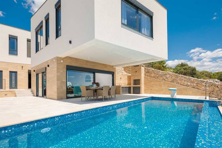 Villa pour 10 personnes, avec sauna et balcon à Okrug Gornji