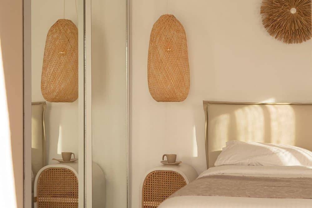 Alluring Milos Beachfront Villa | Villa Aegean Secrets | 1 Bedroom |. in Gournado-Fylakopi