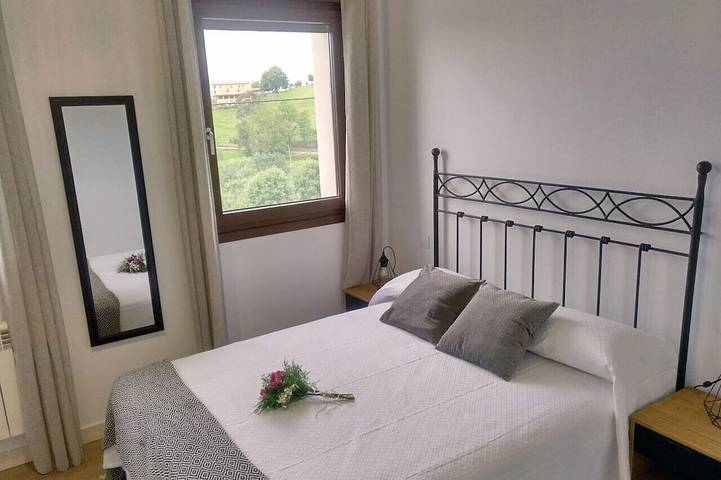 Ganze Wohnung, Pico Rubia, Apartment mit zwei Schlafzimmern, Wohnzimmer, Küche und Bad in Ampuero, Kantabrische Küste
