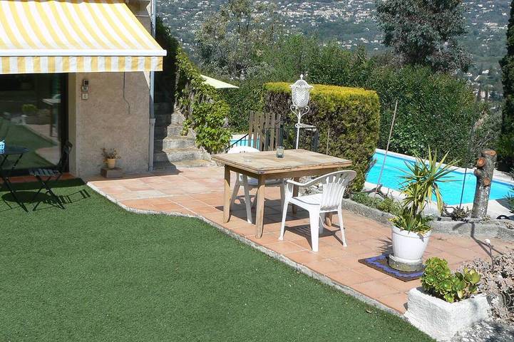 Location de vacances pour 2 personnes, avec jardin, animaux acceptés à Peymeinade