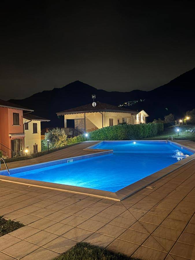 Villa Mirella: Casa vista lago con piscina in Gemeinde Solto Collina, Iseosee