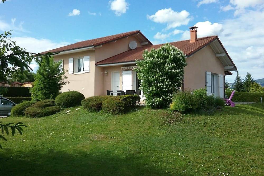 Douce Vue Sur Les Montagnes in Reignier-Ésery, Région de Saint-Julien-en-Genevois