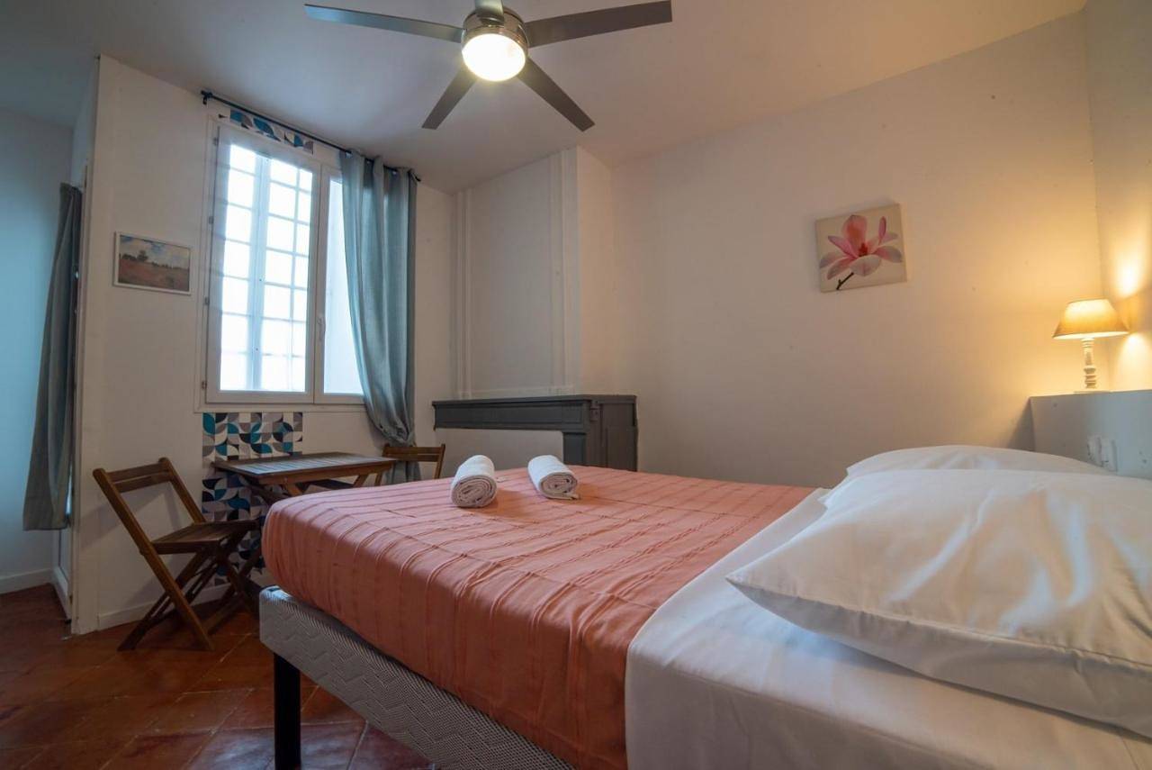 Double Room with Private Bathroom in Gimont, Gers
