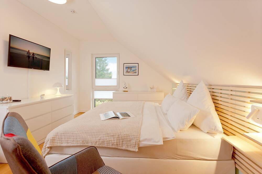 Entire apartment, Vacation home Ankerplatz No.2 with fireplace and sauna - No.2 in Krummin, Usedomer Norden