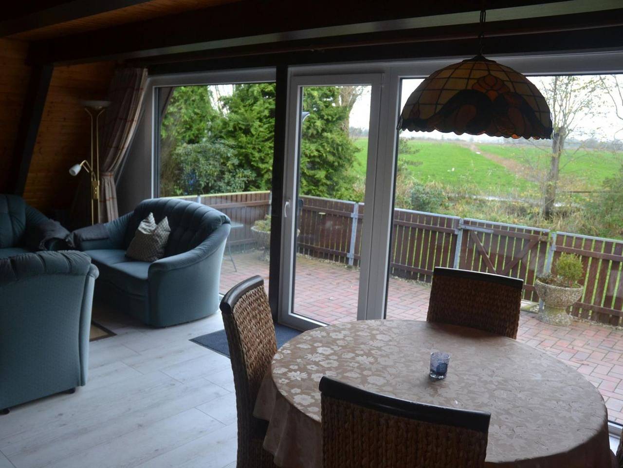 Nurdachhaus Piraten Lounge - Nurdachhaus in Randlage mit Weitblick im Ferienpark Fedderwardersiel. in Fedderwardersiel, Butjadingen