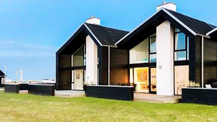 Ferienhaus für 9 Personen, mit Whirlpool und Terrasse in Øster Hurup