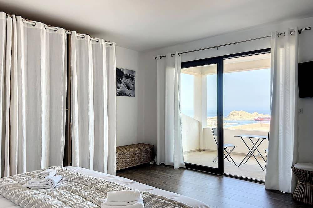Air-conditioned villa - sea view - heated pool - 15-minute walk to the beach in Monticello, Calvi und Umgebung