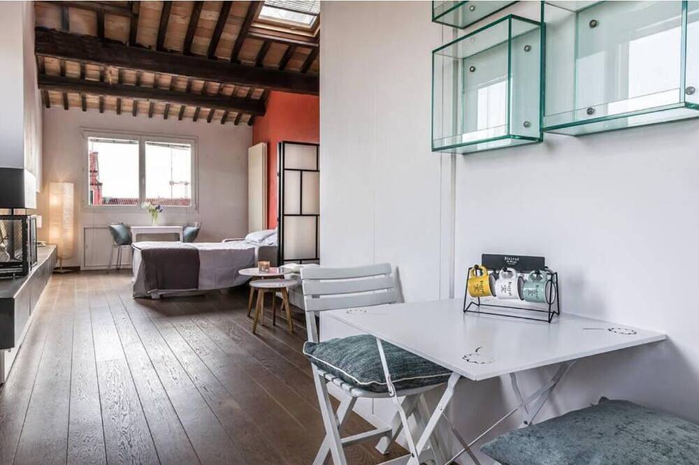 Entire apartment, EnJoy Home - Attic Room at Lords' Square in Padua, Padua Province