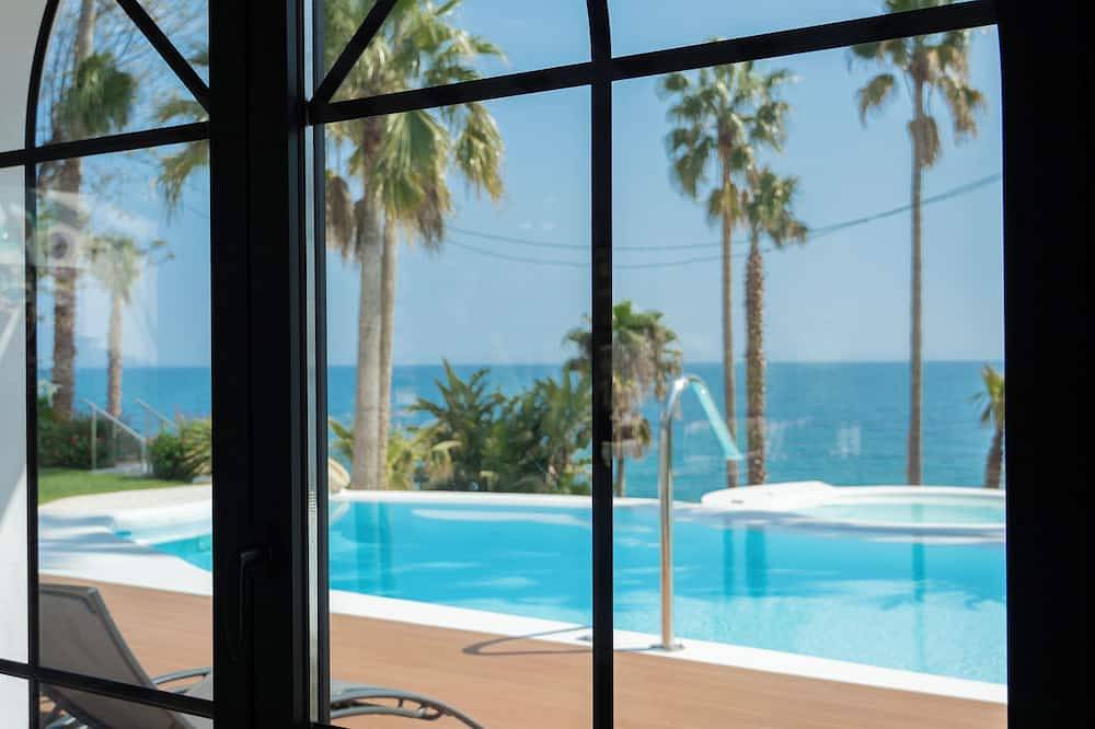 Villa First Line Of Sea, with Private Garden of 8000m². Beach access at 3 min. in Mataró, Costa del Maresme