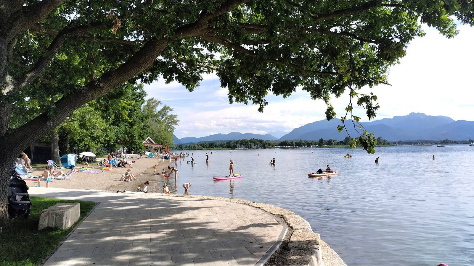 Ganze Ferienwohnung, Chiemsee Apartment 17 - Moderne und dennoch gemütliche Ferienwohnung mit Südterrasse in Übersee, Chiemsee