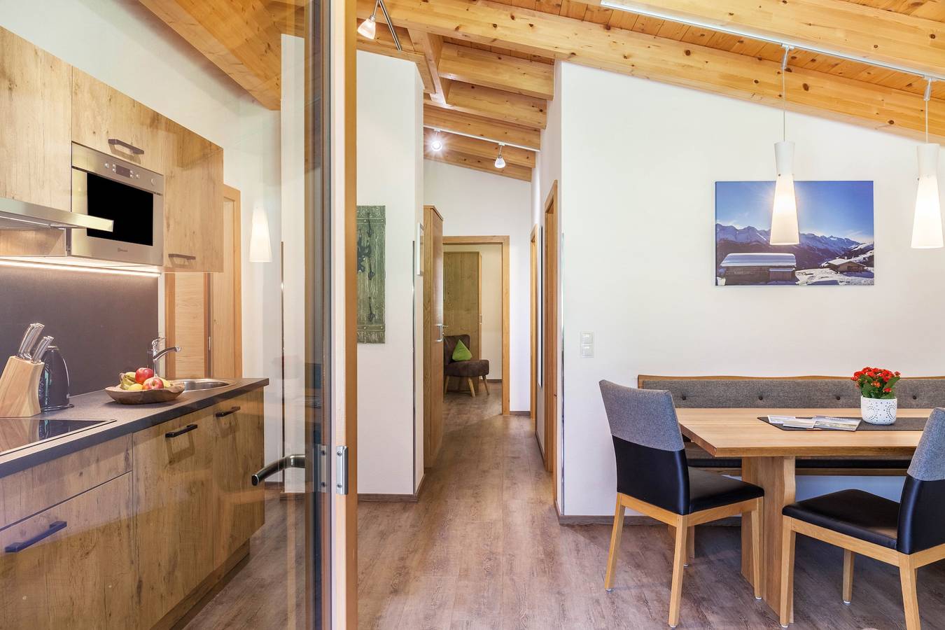 Entire apartment, Apartment 'Haus Marchegg - Steinbock' with Mountain Views in Hintertuxer Gletscher, Hintertux