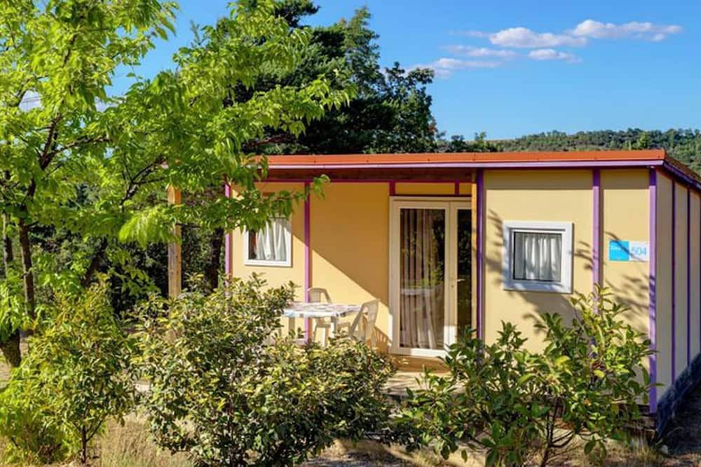 Cozy Bungalow with Terrace - 4 people in Esparron-de-Verdon, Verdon Regional Natural Park