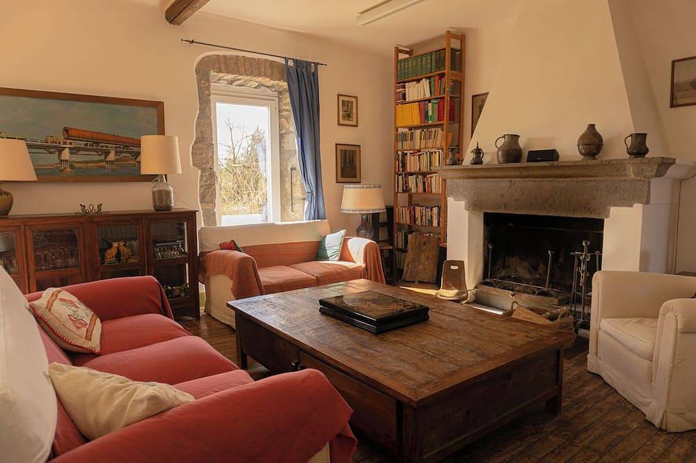 Casale Le Pietre in Viterbo, Provincia di Viterbo