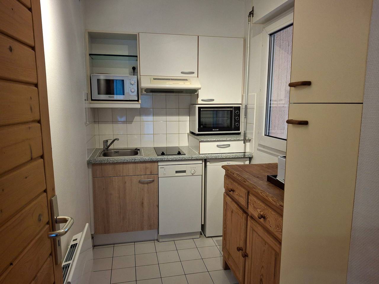Entire studio, Central studio in Brides-Les-Bains with parking, wifi, pets allowed in Brides-les-Bains, Les Trois Vallées