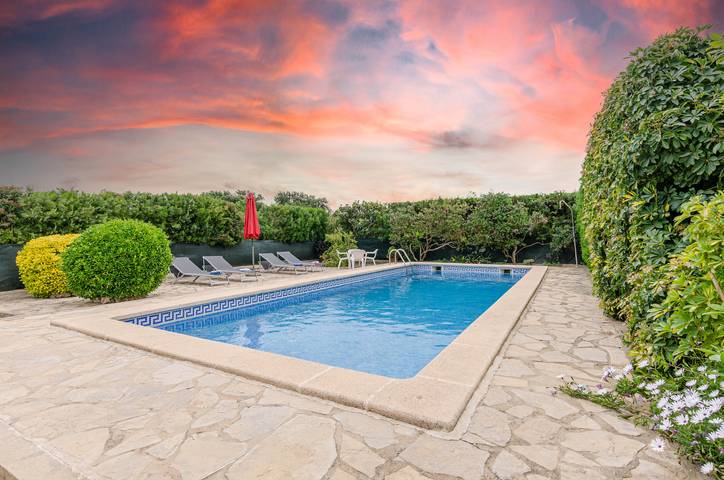 Villa for 6 people, with garden and terrace as well as pool - 1